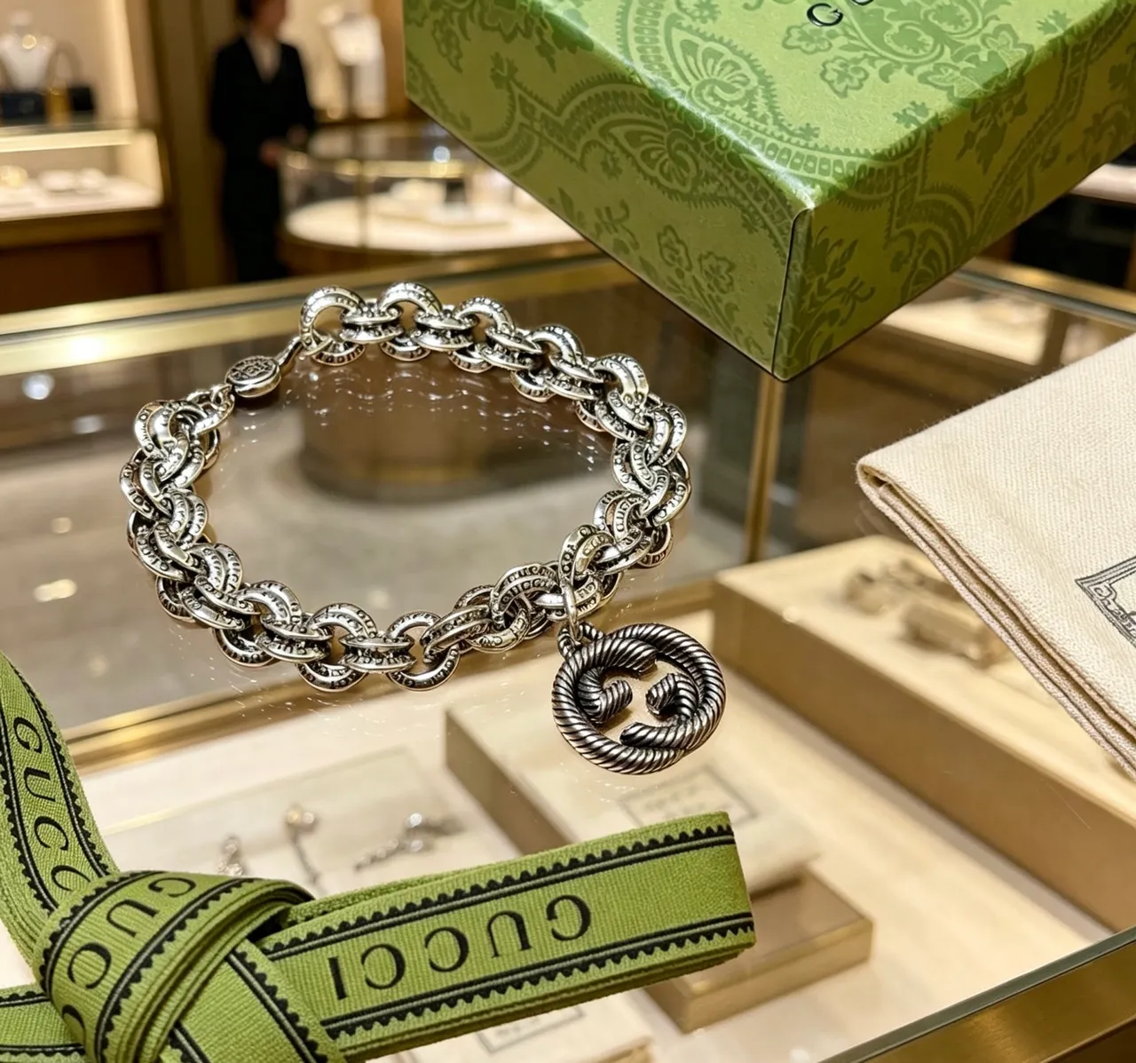 Gucci GG Marmont Engraved Chain Silver Bracelet 6