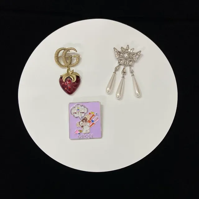 Gucci GG Marmont Interlocking G Pearl and Crystal Brooches 2