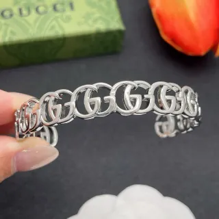 Gucci GG Marmont Interlocking G سوار كف فضي