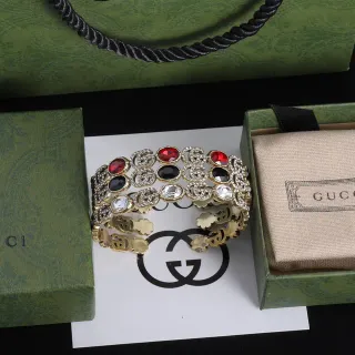 Gucci GG Marmont سوار كريستال متعدد الألوان