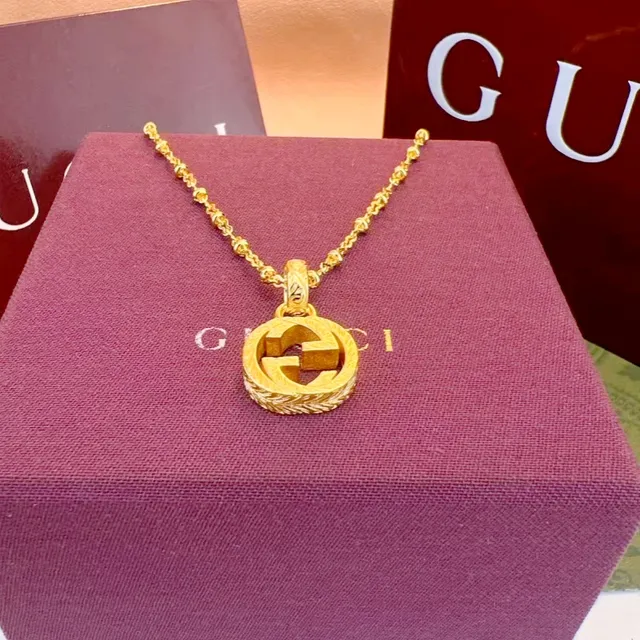 Gucci GG Marmont Pendant Gold Silver Interlocking G Logo Textured Bezel Necklace 3