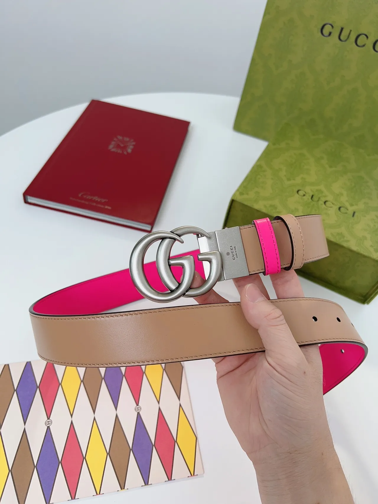 Gucci GG Marmont حزام جلد وردي وبيج 4