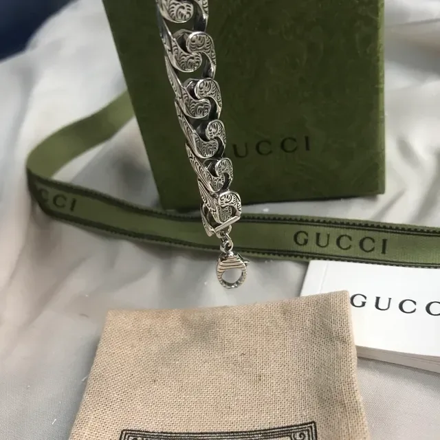 Gucci GG Marmont Silver Beige Heavy Curb-Link Chain Ornate Scroll-Engraved Links Bracelet 2