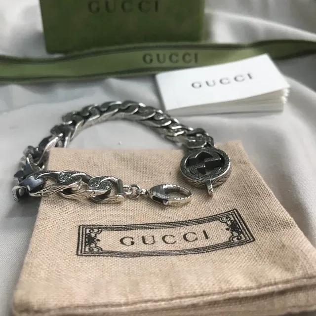 Gucci GG Marmont Silver Beige Heavy Curb-Link Chain Ornate Scroll-Engraved Links Bracelet 7