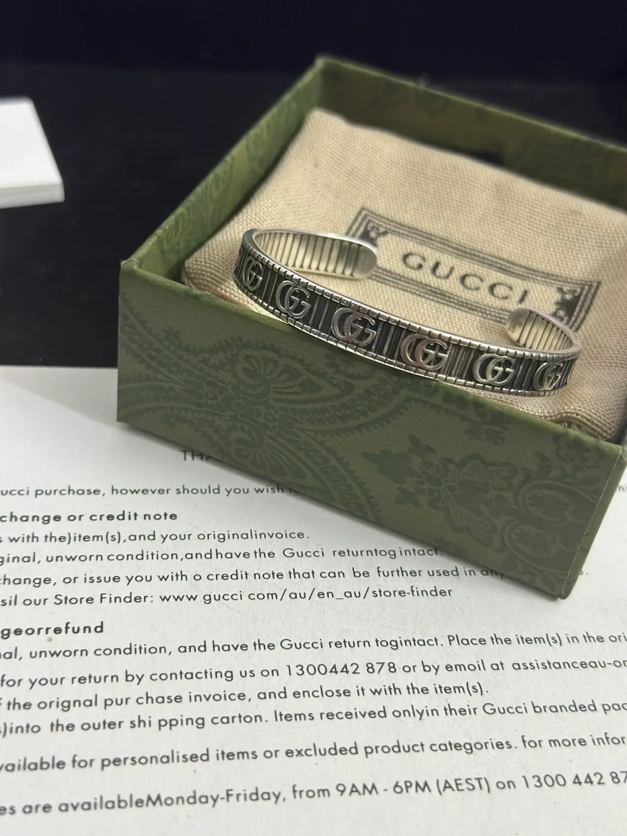 Gucci GG Marmont Silver Interlocking Motif Ribbed Interior Bracelet 4