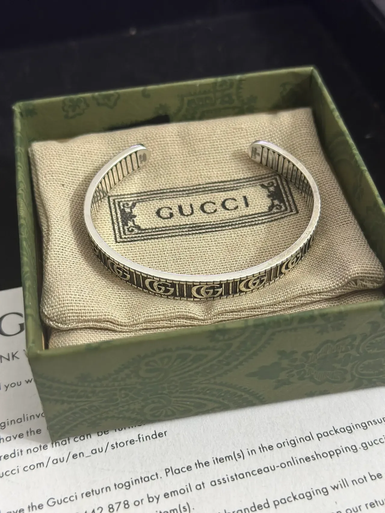 Gucci GG Marmont Silver Interlocking Motif Ribbed Interior Bracelet 8