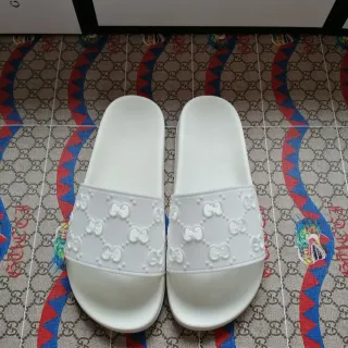 Gucci GG Marmont Slide सफेद रबर चप्पल