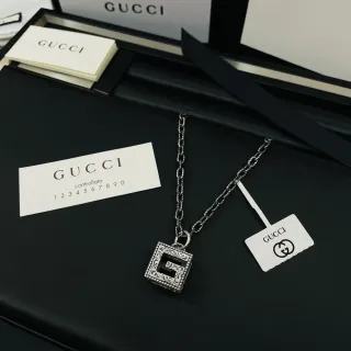Gucci GG Marmont 方形互锁 G 吊坠项链