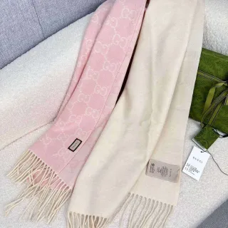 Gucci GG Monogram وردي بيج نسيج جاكار نمط متشابك وشاح كشمير