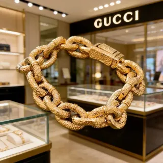 Gucci Gold Oversized Textured Curb-Link Bracelet