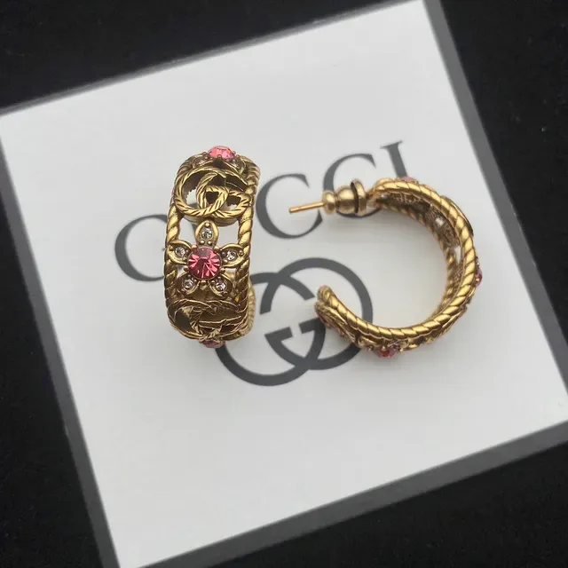 Colar Gucci Dourado Rosa Enrolado GG Links Flores de Cristal 3