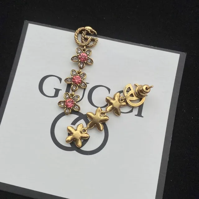 Colar Gucci Dourado Rosa Enrolado GG Links Flores de Cristal 4