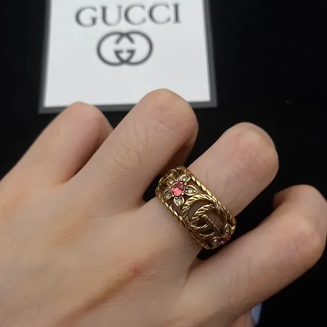 Colar Gucci Dourado Rosa Enrolado GG Links Flores de Cristal 6