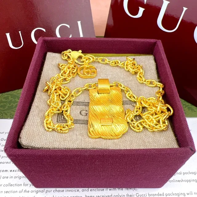 Gucci Gold Silver Interlocking G Logo Pendants Textured Wood-Grain Finish Necklace 3