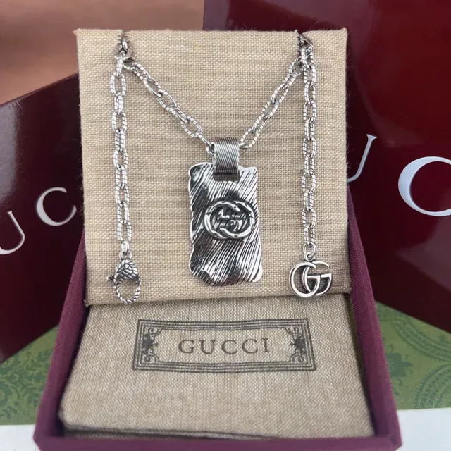 Gucci Gold Silver Interlocking G Logo Pendants Textured Wood-Grain Finish Necklace 6