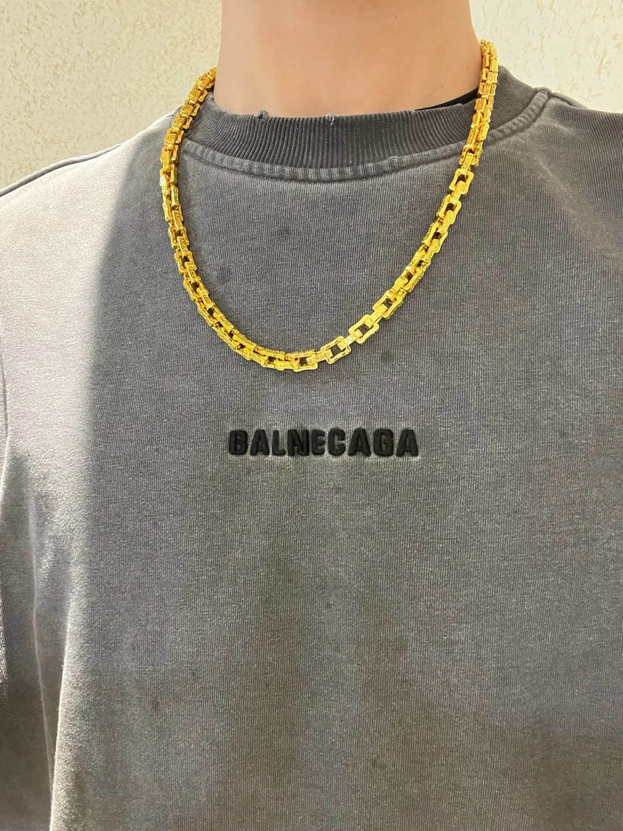 Gucci Gold-Tone Engraved Link Chain Necklace 2