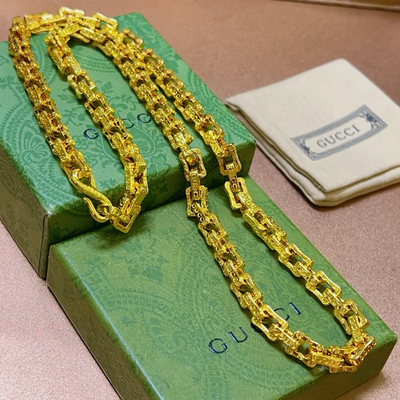 Gucci Gold-Tone Engraved Link Chain Necklace 4
