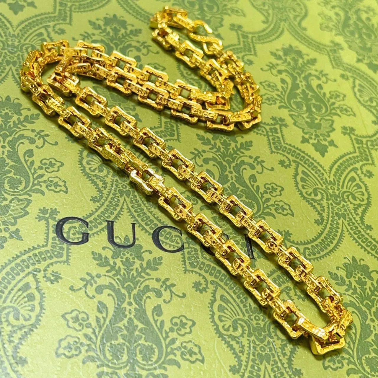 Gucci Gold-Tone Engraved Link Chain Necklace 6
