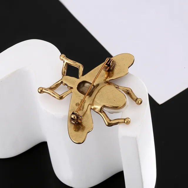 Gucci Broche Abeille Dorée Blanche Silhouette Perle Abdomen 5