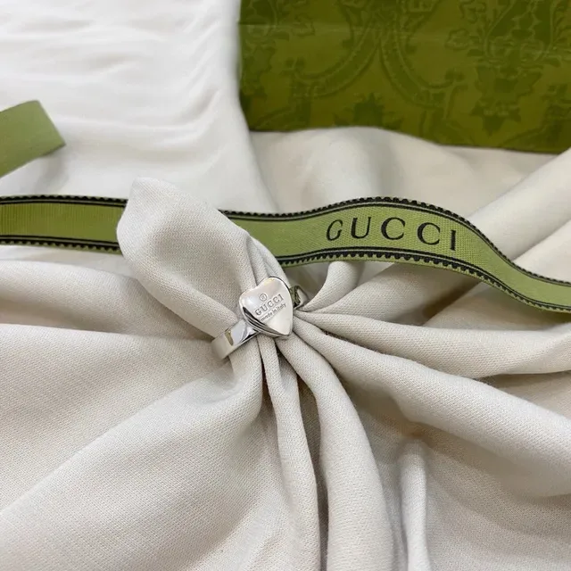 Gucci Heart-Shaped Engraved Logo Ring 5