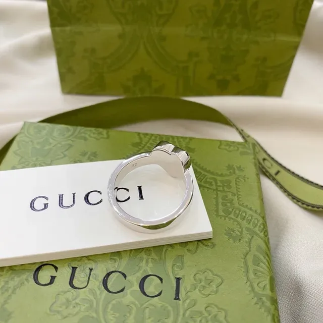 Gucci Heart-Shaped Engraved Logo Ring 6
