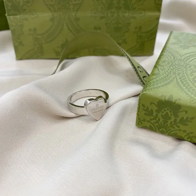 Gucci Heart-Shaped Engraved Logo Ring 8