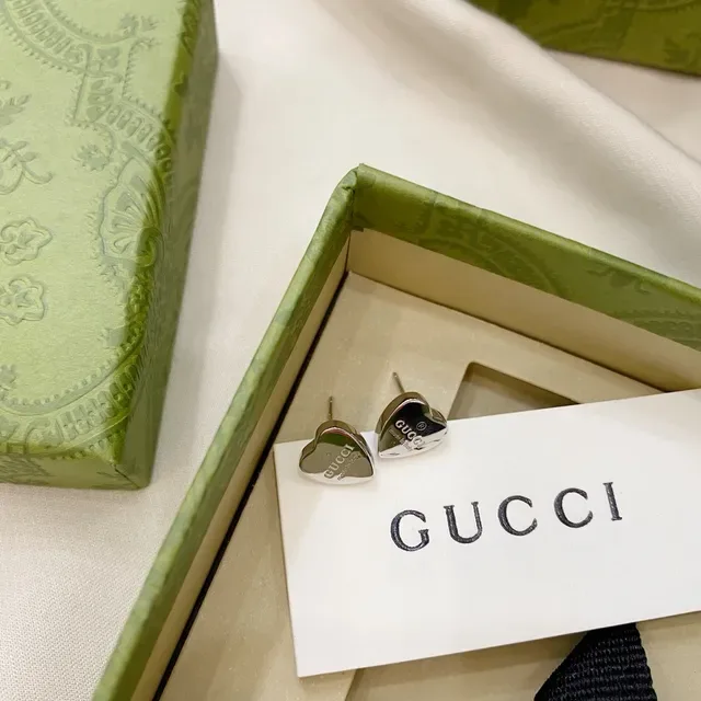 Gucci Heart-Shaped Engraved Logo Stud Earrings 5