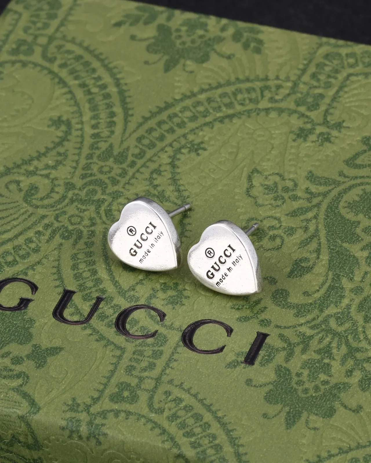 Gucci Heart-Shaped Stud Silver Engraved Logo Earrings 2