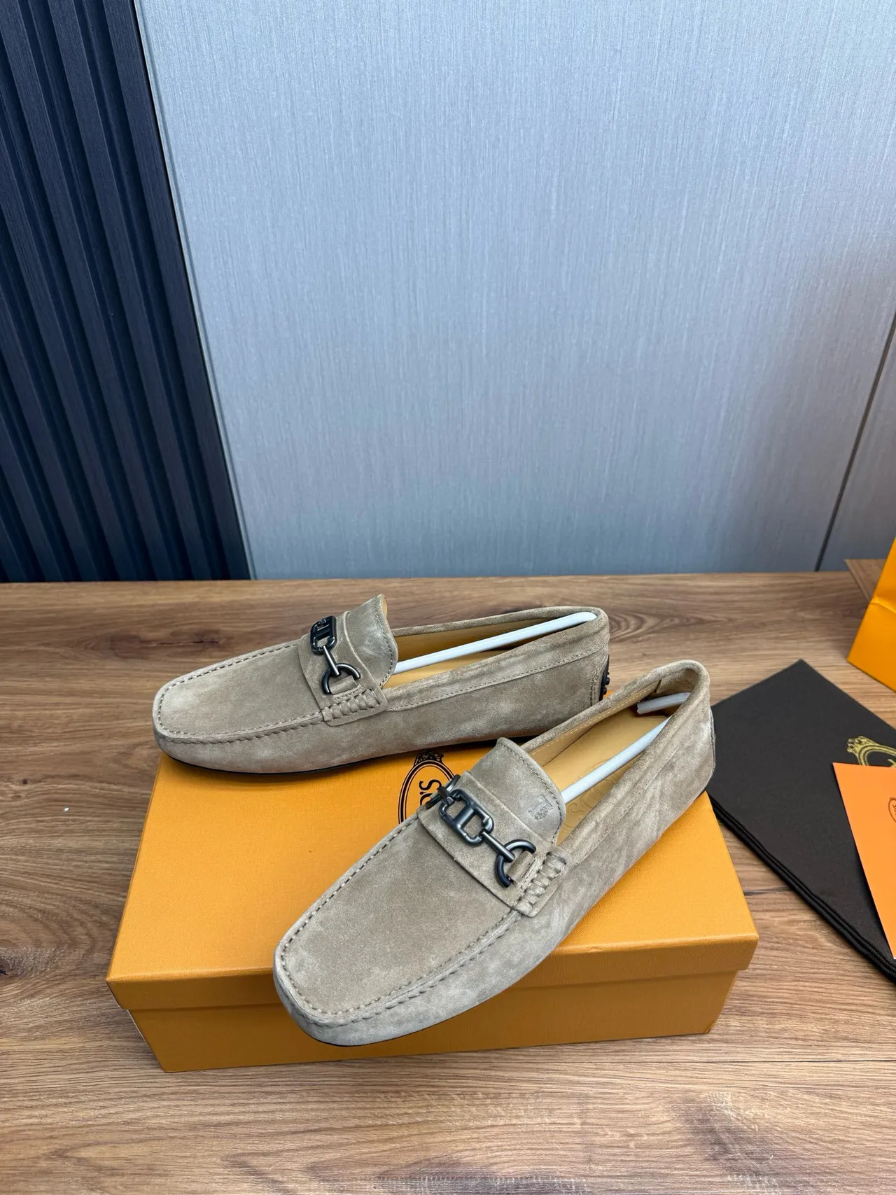 Gucci Horsebit 1955 Mocassins en daim beige 4