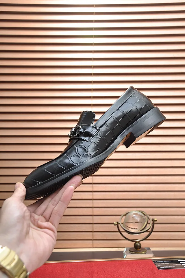 Gucci Horsebit 1955 Mocassins en Cuir Noir Embossé Crocodile 4