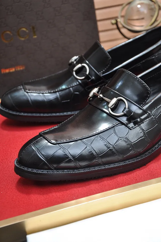Gucci Horsebit 1955 Mocassins en Cuir Noir Embossé Crocodile 7