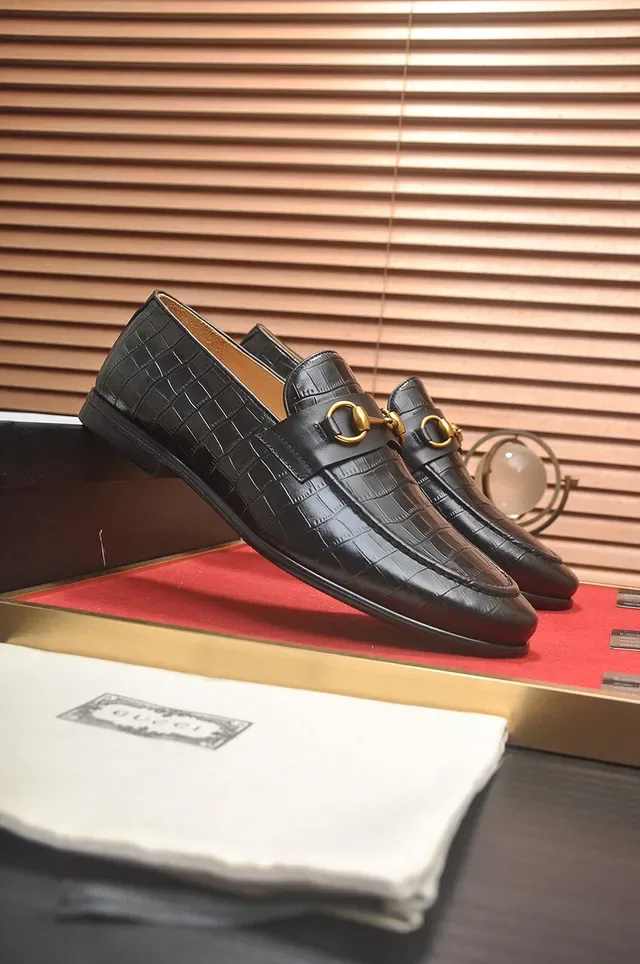 Gucci Horsebit 1955 Mocassins en Cuir Noir Embossé Crocodile 3