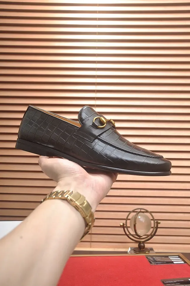 Gucci Horsebit 1955 Mocassins en Cuir Noir Embossé Crocodile 4