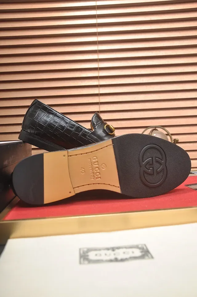 Gucci Horsebit 1955 Mocassins en Cuir Noir Embossé Crocodile 7