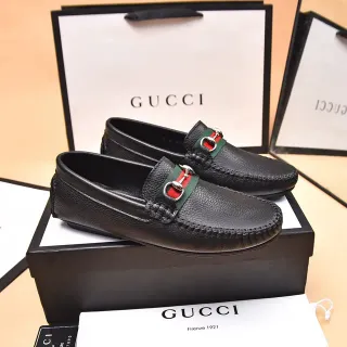 Gucci Horsebit 1955 黑色绿色粒面皮革扣环乐福鞋