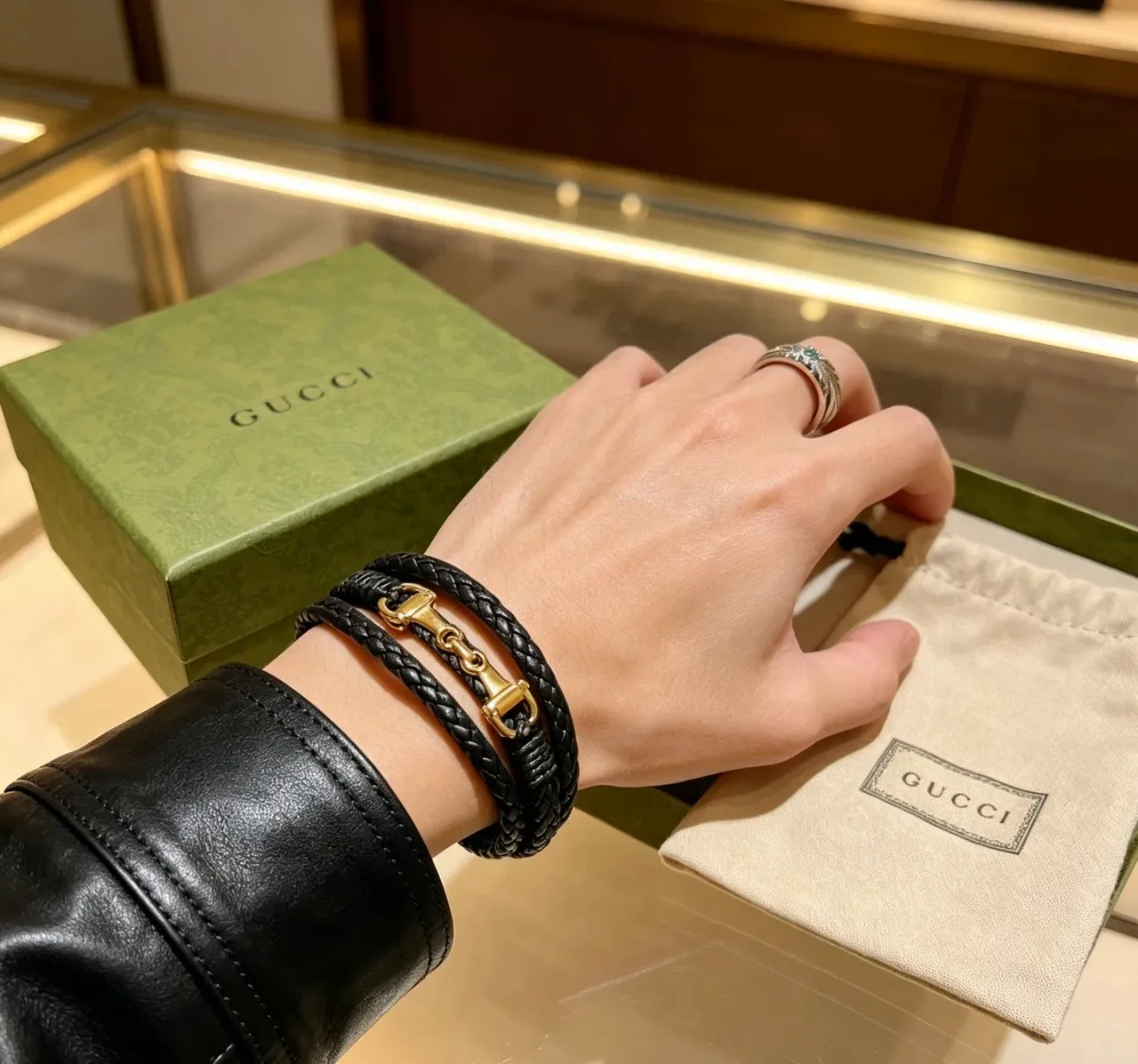 Gucci Horsebit 1955 Black Leather and Gold-Tone Multi-Wrap Bracelet 4