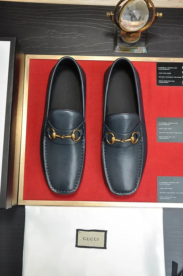 Gucci Horsebit 1955 Black Leather Gold Buckle Loafers 9