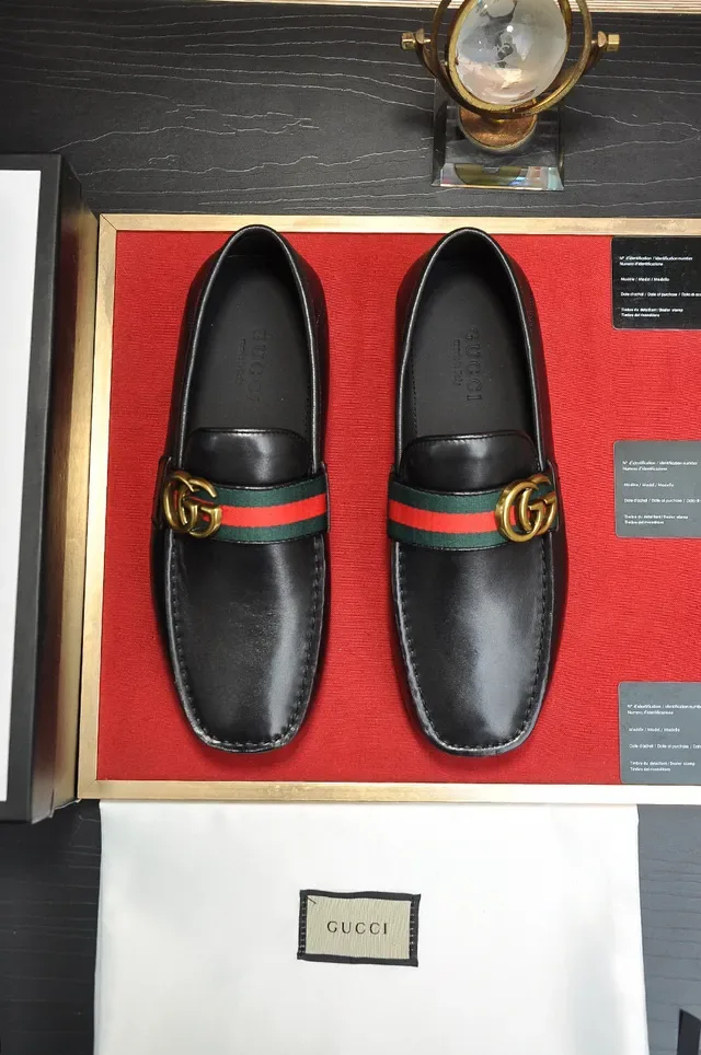 Gucci Horsebit 1955 काला चमड़ा Web Stripe लोफर 9