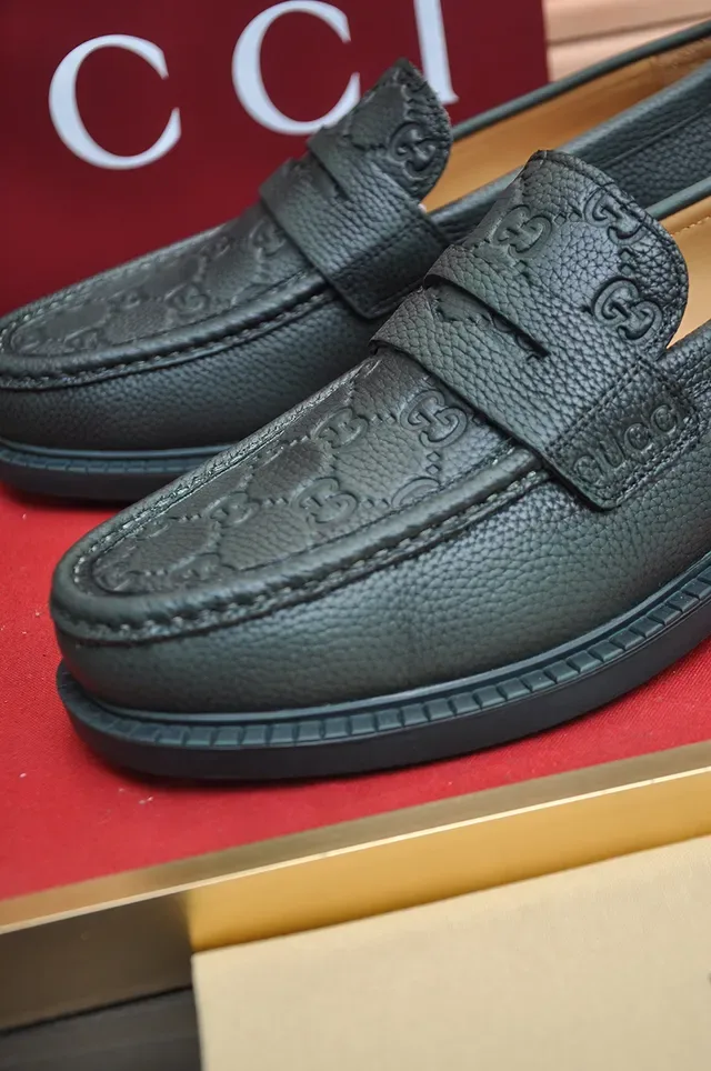 Gucci Horsebit 1955 Black Pebbled Leather Loafer 2