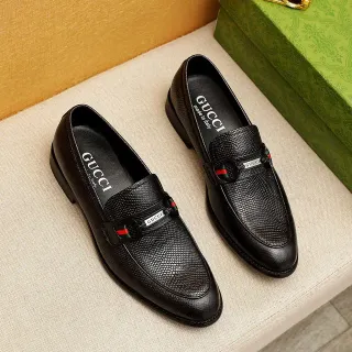 Gucci Horsebit 1955 Black Red Textured Leather Buckle Loafer