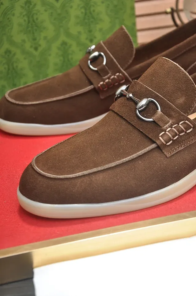 Gucci Horsebit 1955 भूरा सूड लोफर्स 2