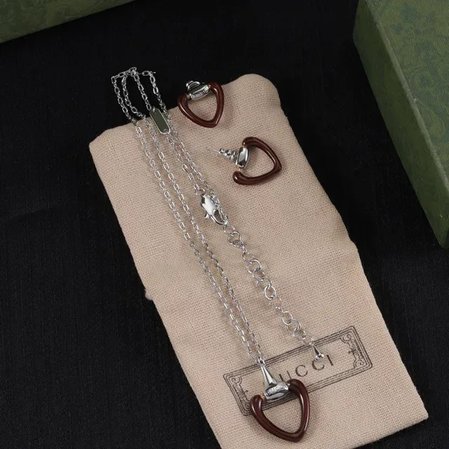 Gucci Horsebit 1955 Collier Burdeos Argent Forme Cœur Résine 7