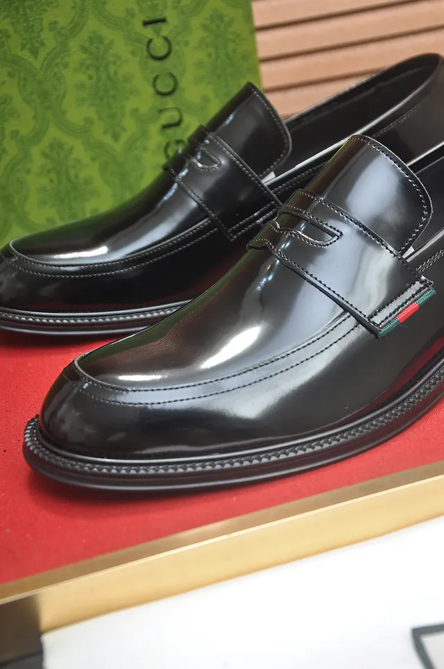 Gucci Horsebit 1955 Loafer Glossy Black Patent Leather Loafer 2