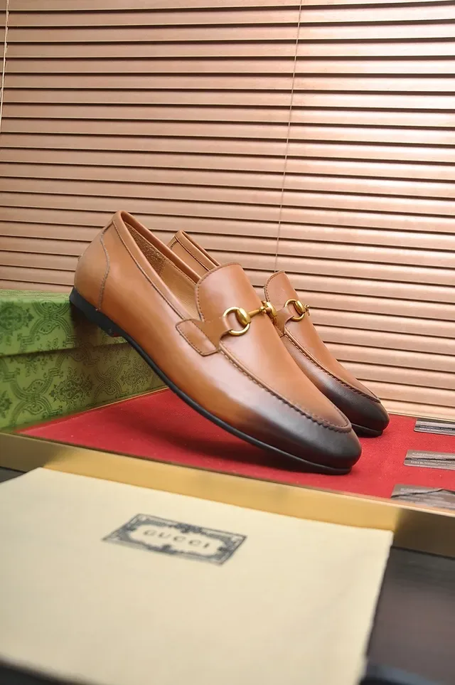 Gucci Horsebit 1955 टू-टोन लेदर लोफर 3