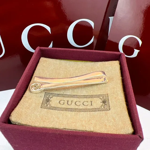 Gucci Interlocking G Gold Burgundy Polished Metal Logo Head Necktie 4