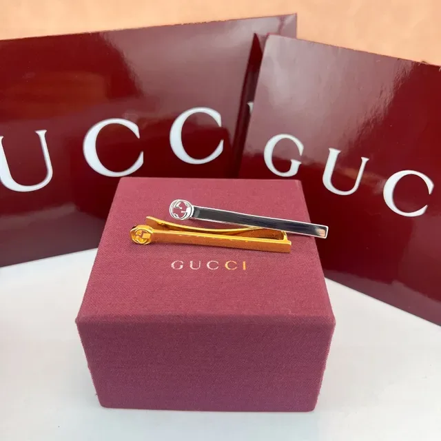 Gucci Interlocking G Gold Burgundy Polished Metal Logo Head Necktie 7