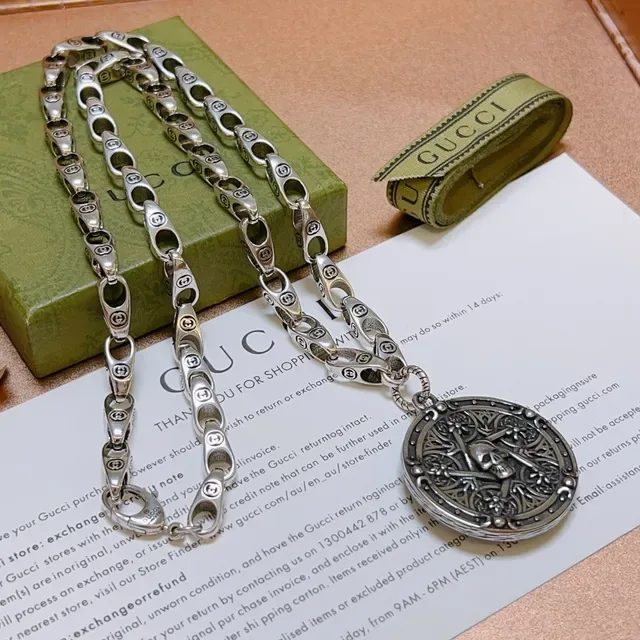 Gucci Interlocking G-Link Skull Pendant Necklace 4