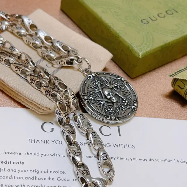 Gucci Interlocking G-Link Skull Pendant Necklace 5