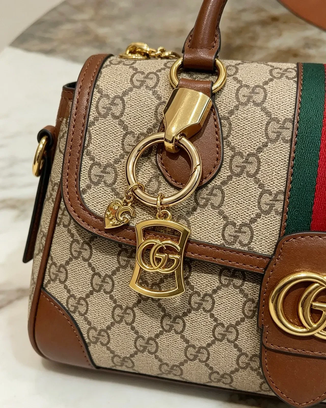 Gucci Interlocking GG Charm Keyring Gold Beige Metal Tan Leather Strap Bracelet 5