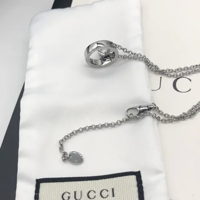 Gucci Interlocking Ring Pendant Silver-Tone Necklaces 2